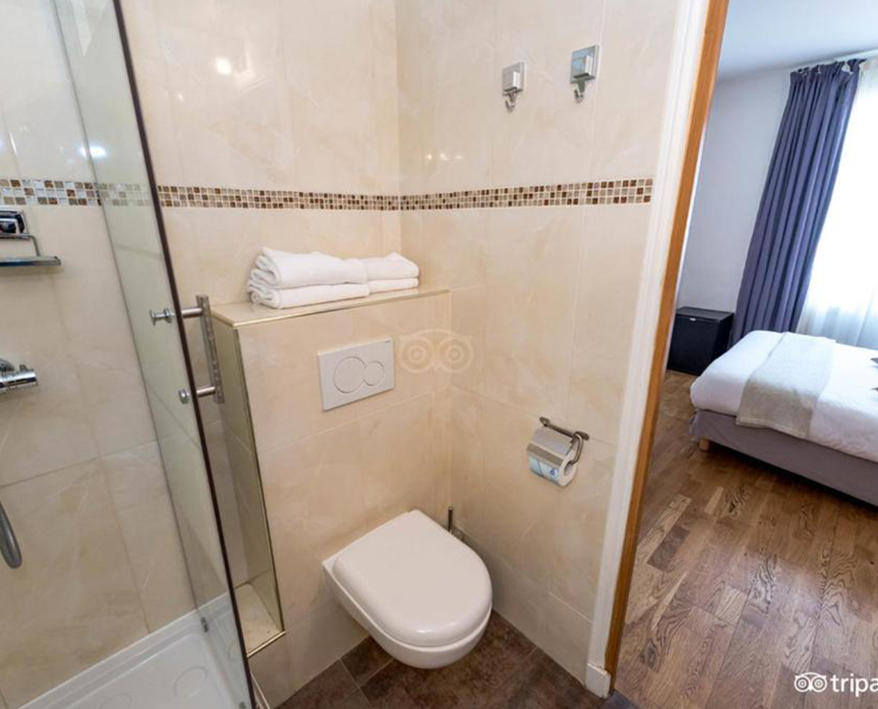 Double Room Shower